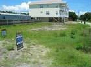 300 Ocean Blvd, Carolina Beach, NC 28428