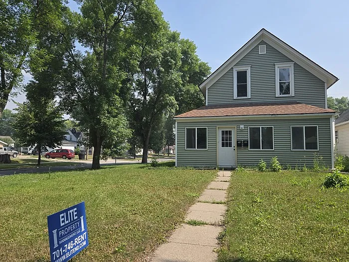 3 bed, 2.5 bath, 2092 sqft, $1,650 — Photo 1