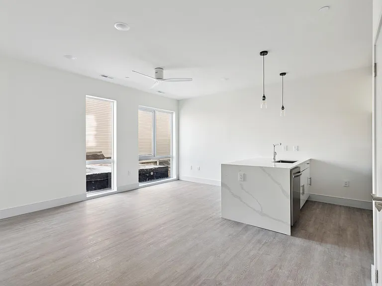 1221 E Fletcher St #405A — Photo 3