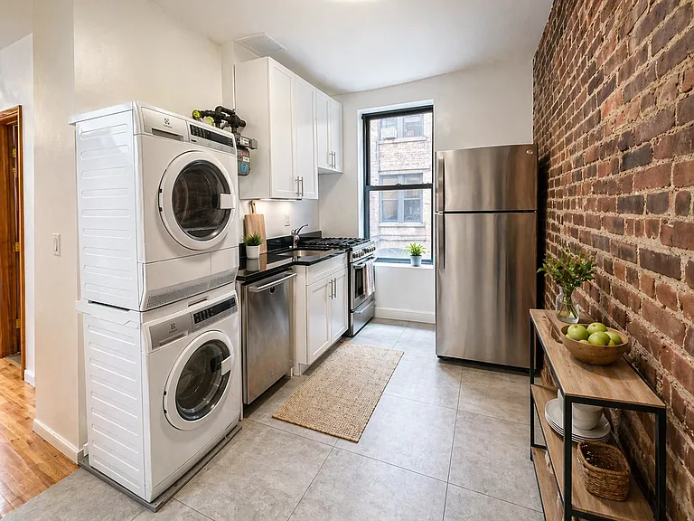 570 W 172nd St #1E — Photo 1