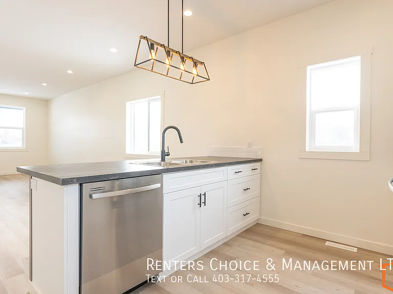 5121D 54th Ave — Photo 6