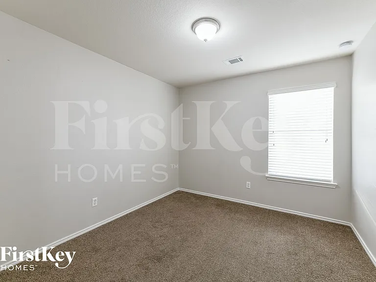 29635 Evergreen Hills Dr — Photo 12