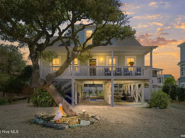 108 SE 70th Street, Oak Island, NC 28465