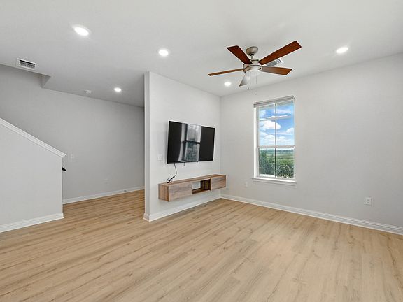 4th image of 7503 Lauper Dr