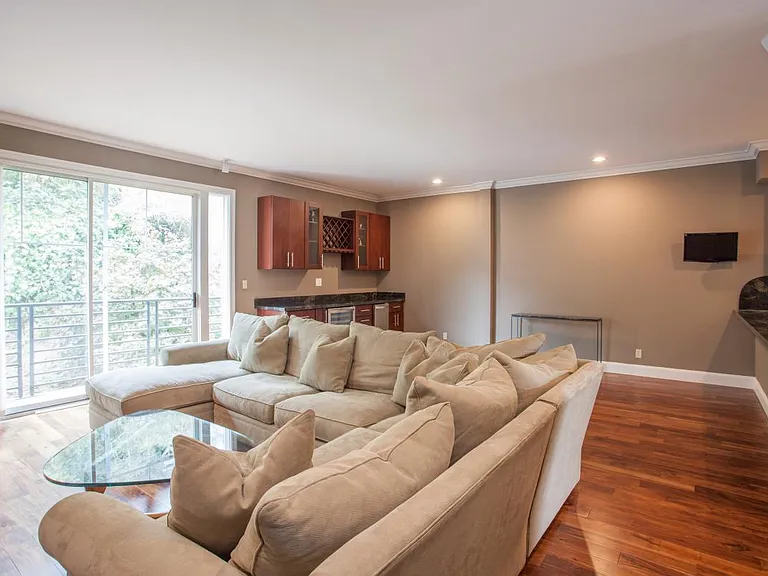 876 Castro St — Photo 19