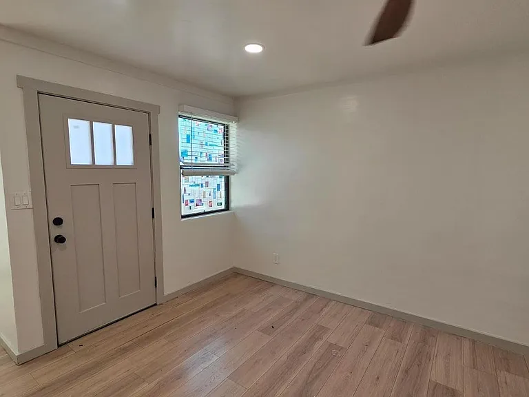 4034 E Moreland St #2 — Photo 3