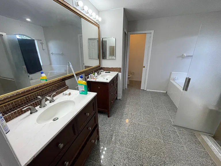 Bridgeview Cir — Photo 17