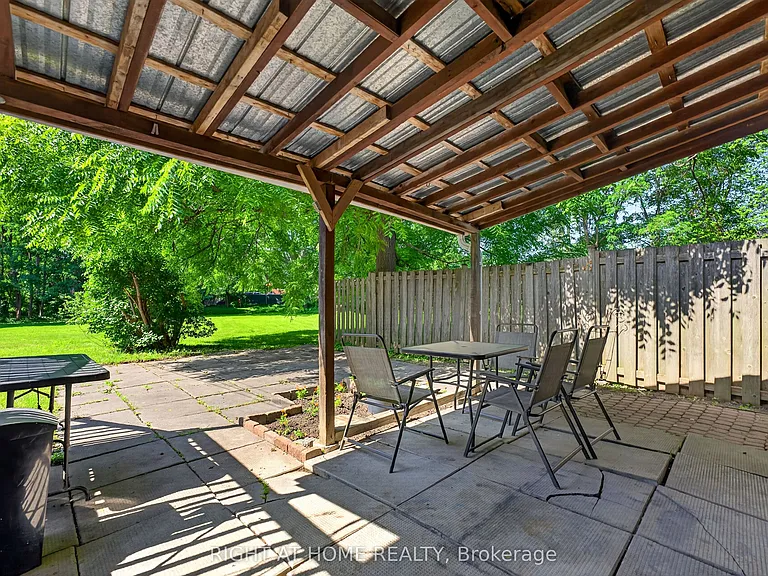 60 Westwood Dr — Photo 24