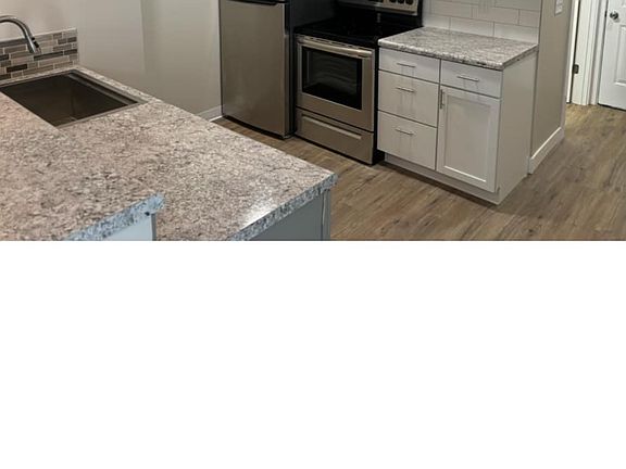5th image of 1113 18th Ave #1115