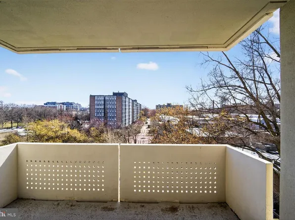 240 M St SW #E406, Washington, DC 20024