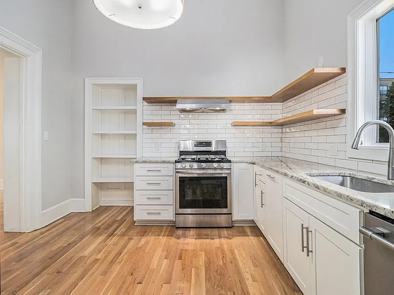 74 Boulevard Dr SE — Photo 6