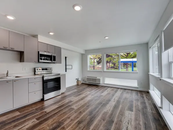 Cardy on Woodstock, 5111 SE Woodstock Blvd #210, Portland, OR 97206