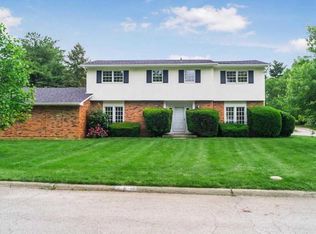 860 Skylark Ln, Columbus, OH 43235