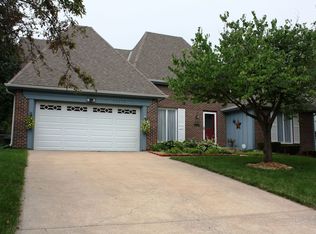 10132 Mastin Dr, Overland Park, KS 66212