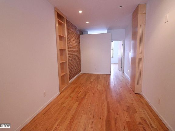 3rd image of 76 Huron St APT 1R