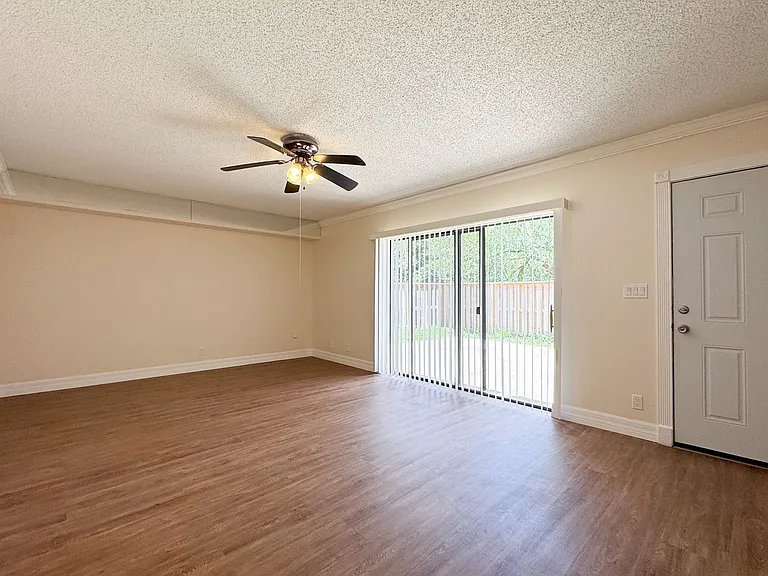 5342 Bamboo Ct — Photo 3