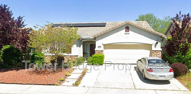 1st image of 3058 Littleton Ln