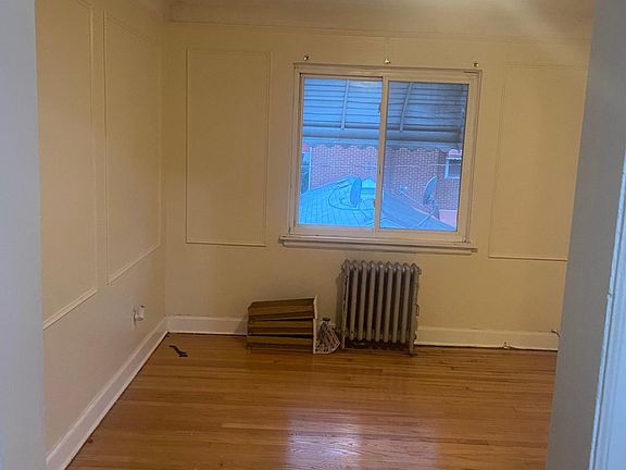 Spacious Dining Area