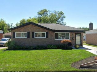 22204 Hoffman St, Saint Clair Shores, MI 48082