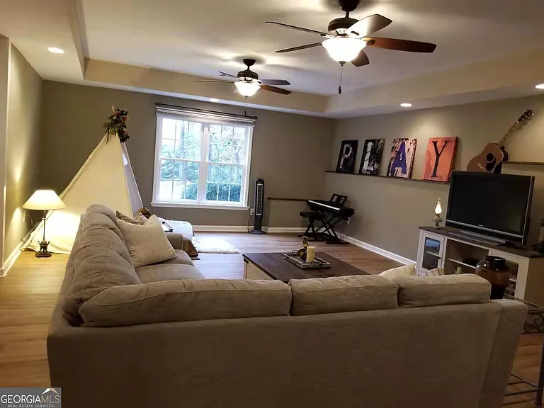 6729 Great Water Dr #BASEMENT — Photo 3