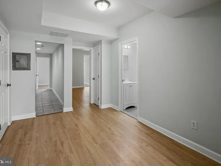 182 36th St NE #2 — Photo 10