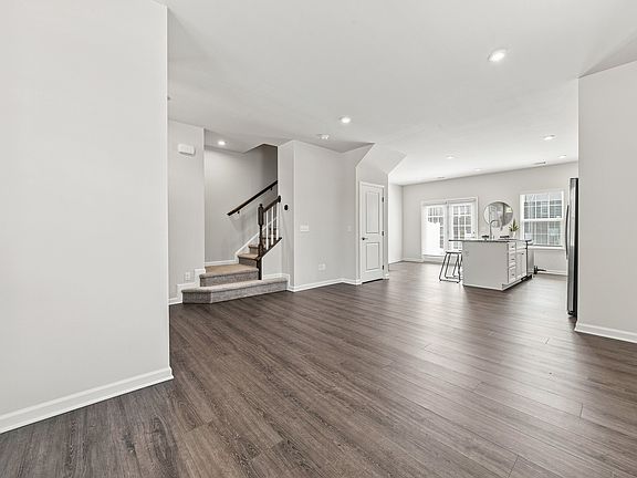 5th image of 420 Park Ave #22