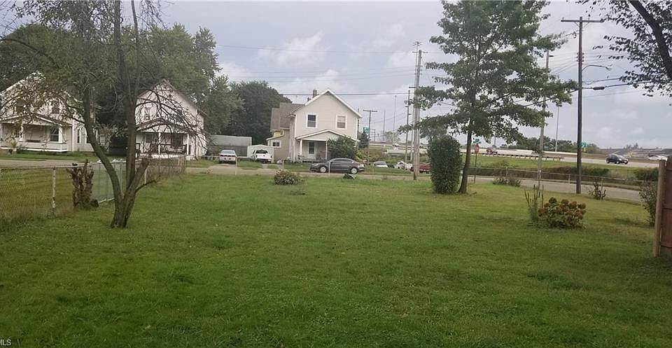 2nd image of 1375 Stark Ave SW