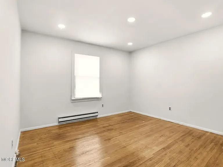 1033 Birmingham Ave — Photo 9