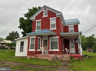 860 Front St, Mc Veytown, PA 17051