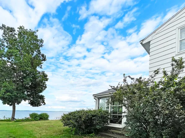 5632 Lake Mendota Dr, Madison, WI 53705