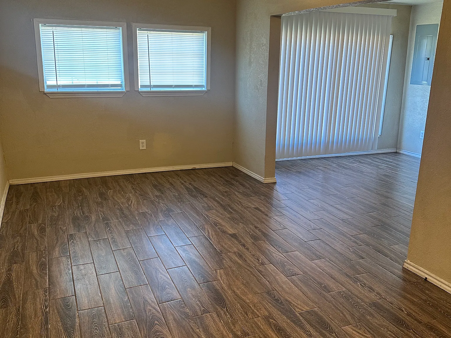 2 bed, 1.5 bath, $775 — Photo 4