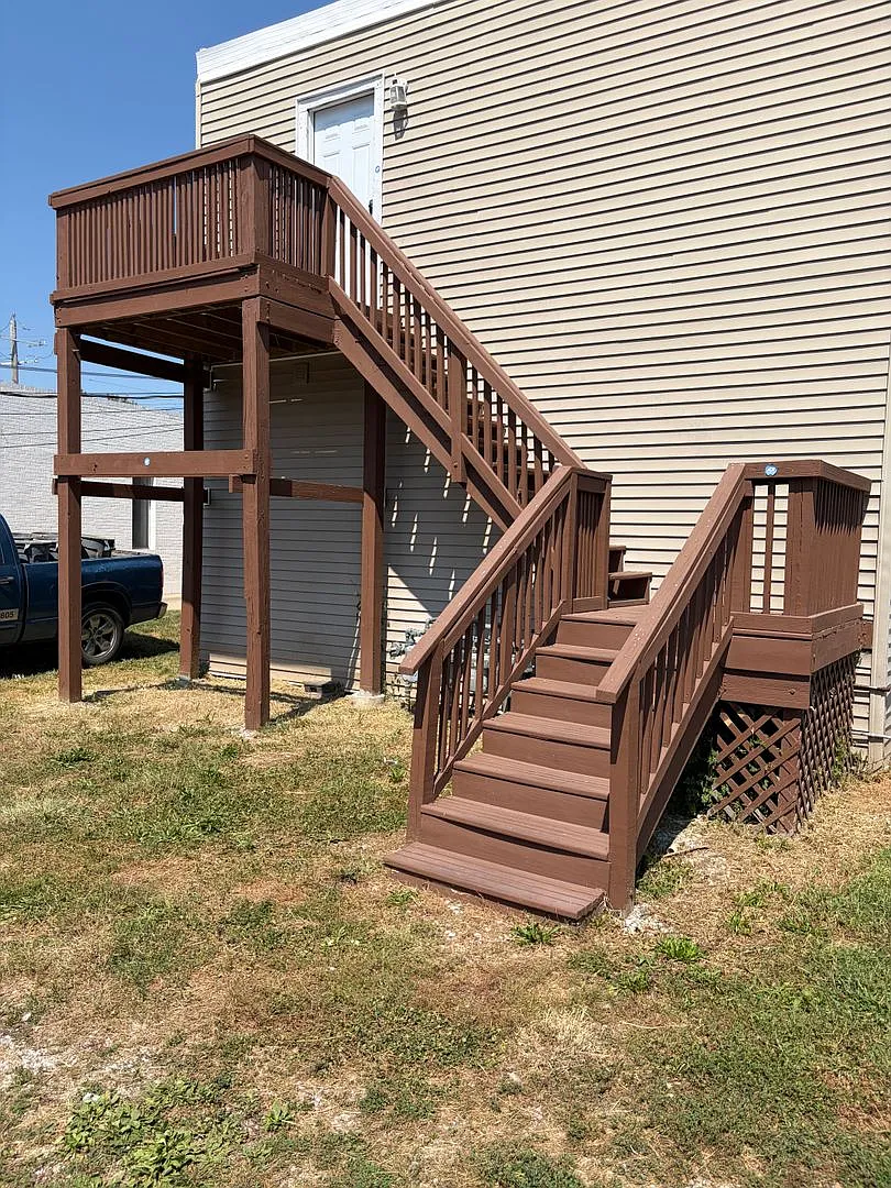 335 W. St. Louis Ave. — Photo 1