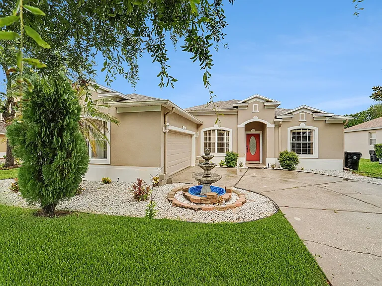 2056 Clapper Trl — Photo 2