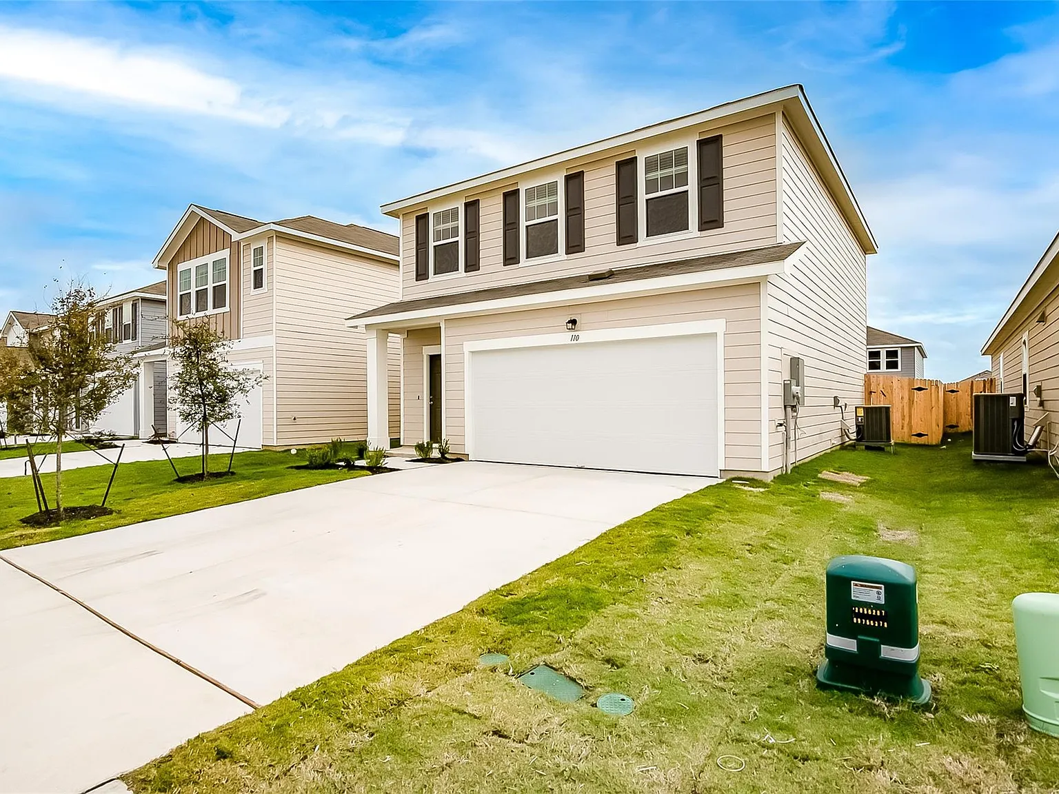 3 bed, 2.5 bath, 1605 sqft, $1,850 — Photo 2