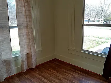 302 SW Park Ave #B — Photo 6