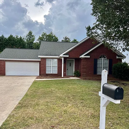 135 Tomlinson Dr Photo 1