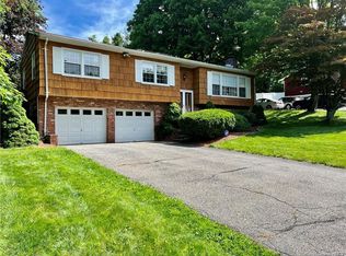 338 Union Valley Rd, Mahopac, NY 10541