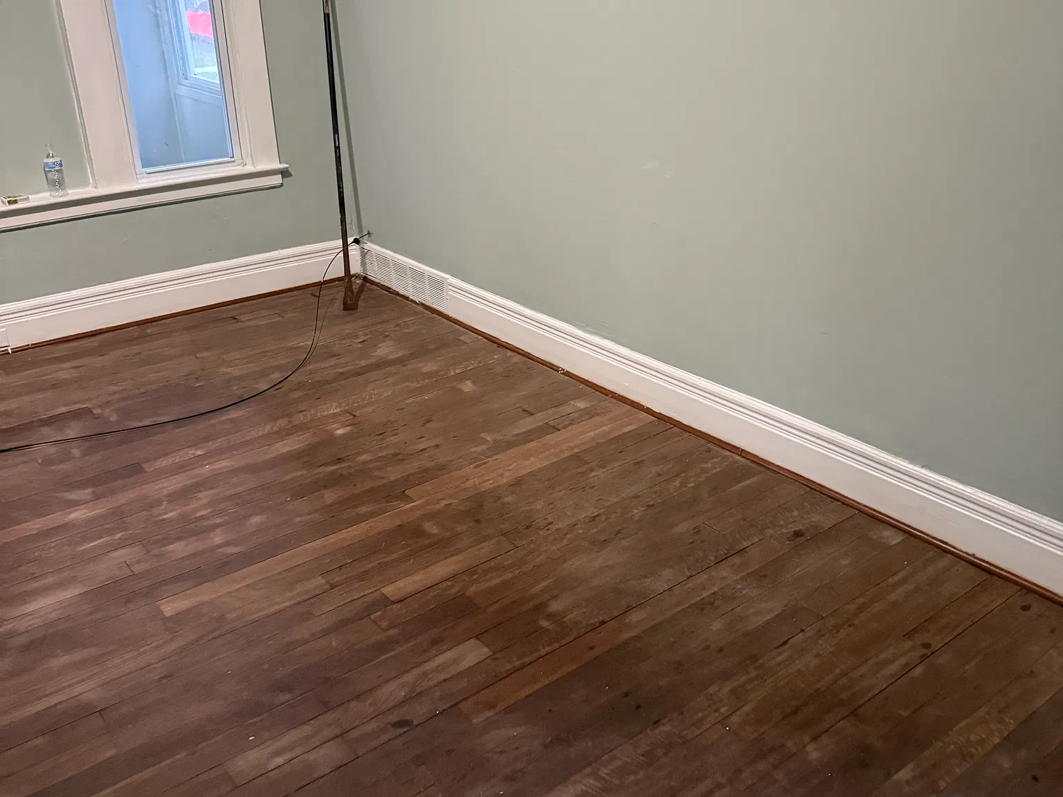 37 Thornton Ave — Photo 2