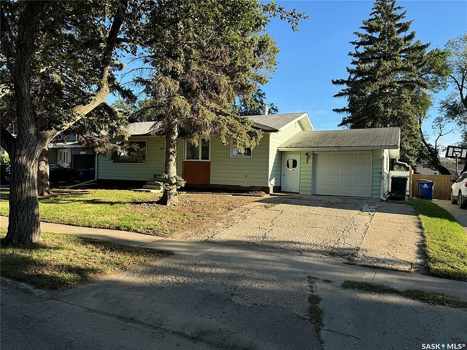 1st image of 422 3rd Ave NW