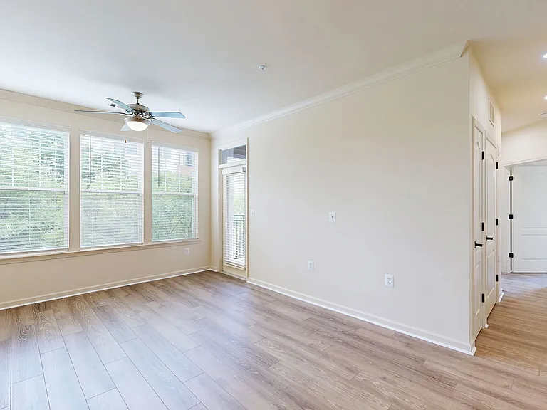 Signal Hill Apartment Homes — Photo 84