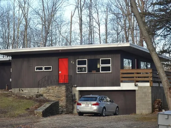 44 Reservoir St, Northborough, MA 01532