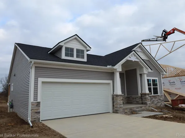 656 Bristol Dr, Chelsea, MI 48118