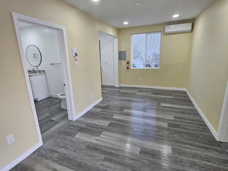 325 N Normandie Ave — Photo 5