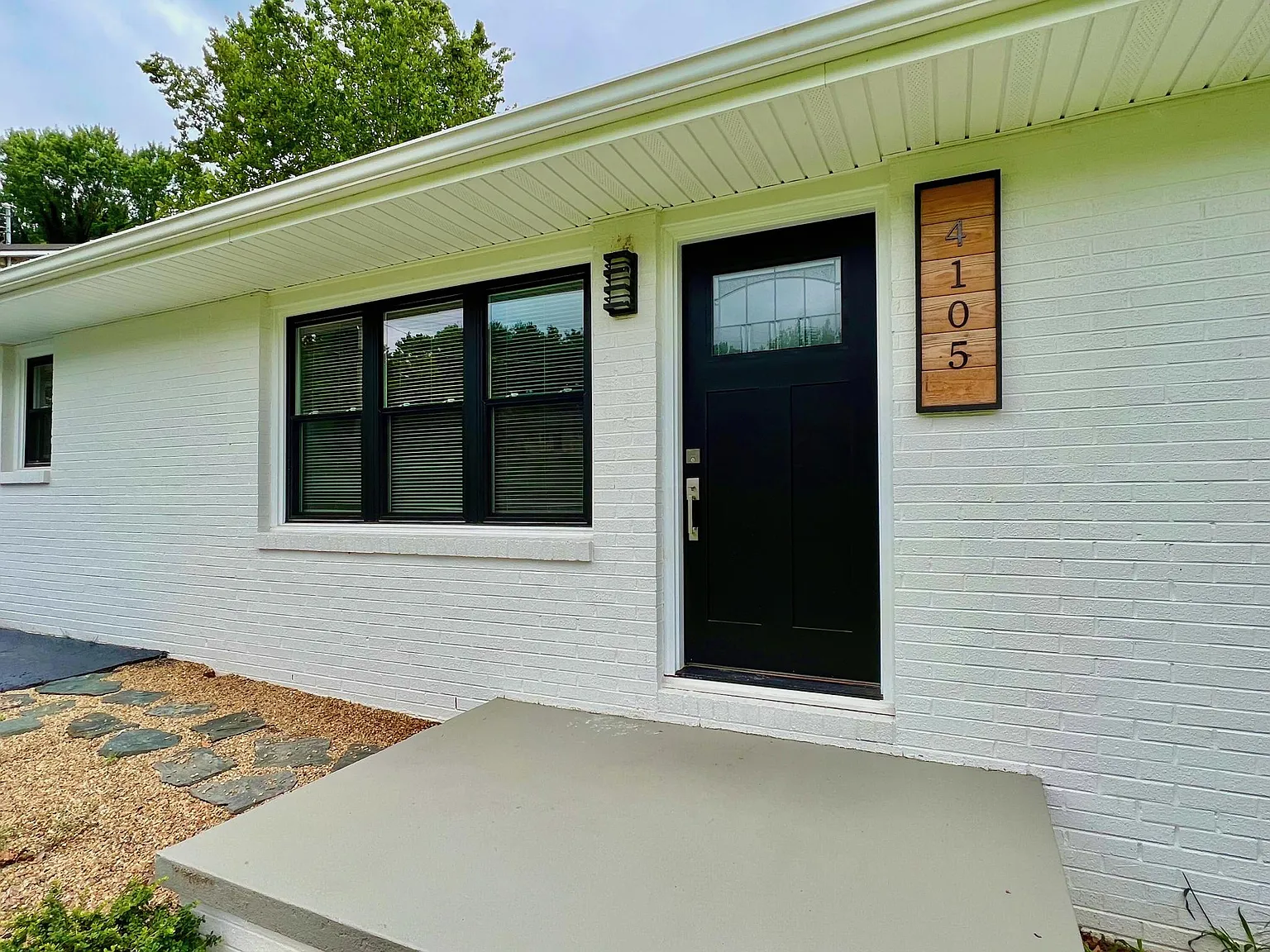 3 bed, 1410 sqft, $1,895 — Photo 2