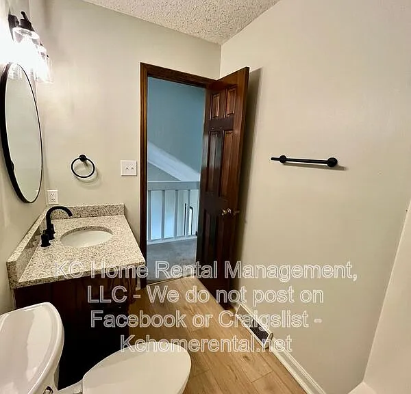 3868 SW Harbor Dr — Photo 40