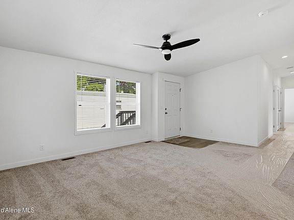 5th image of 670 W Myriah Loop
