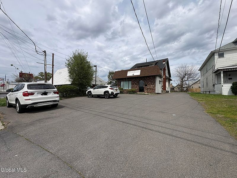 2nd image of 1131 Central Avenue