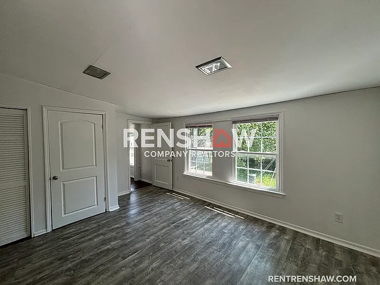 378 N Highland St — Photo 15