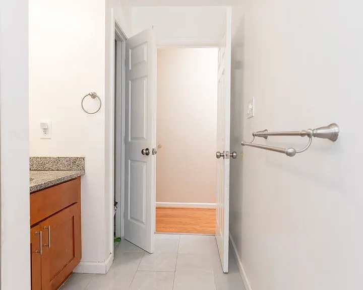 2072 Sheaffer Rd — Photo 36