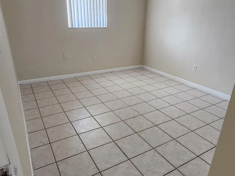 8852 SW 95th Ave — Photo 15